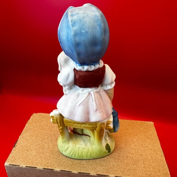 VTG CERAMIC FIGURINE LITTLE GIRL HOLDING PUPPY & BLUE PURSE, 4.5 in - Picture 4 of 7